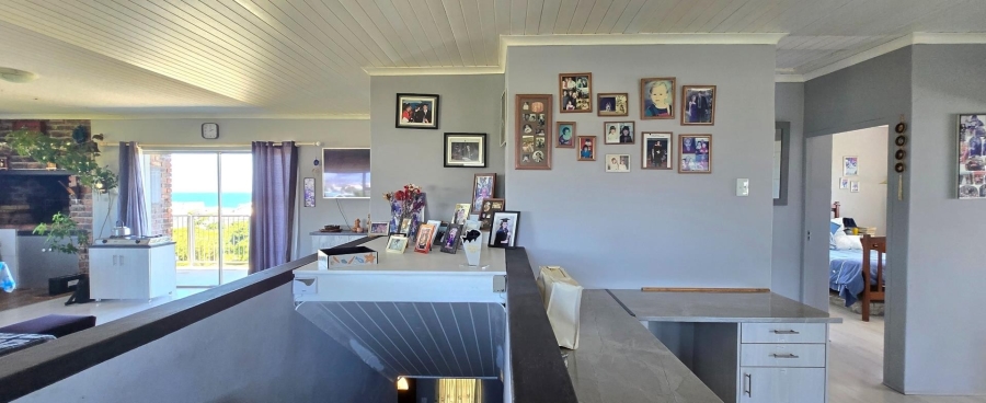 5 Bedroom Property for Sale in Kleinbaai Western Cape